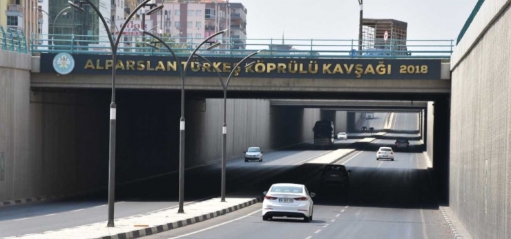 Seyir Halindeki Otomobilden Bir Kişi Atıldı