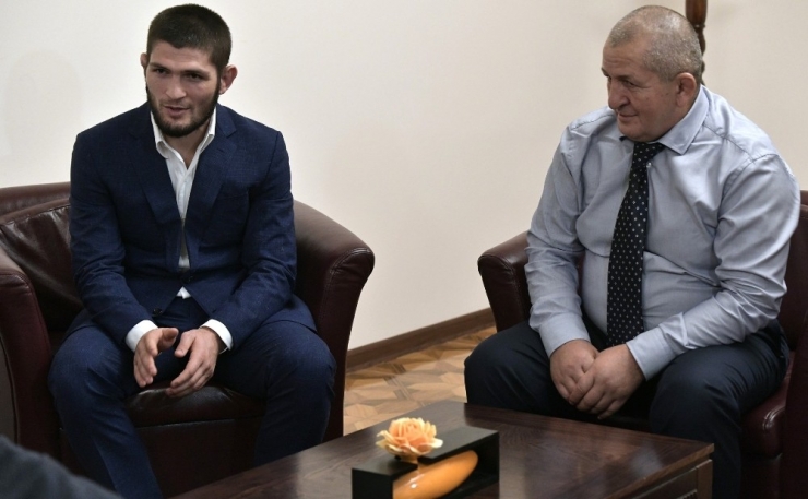 Putin, Müslüman Dövüşçü Nurmagomedov İle Bir Araya Geldi