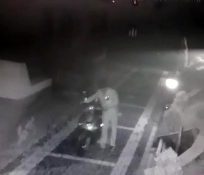 Düzce’de Motosiklet Çalan Acemi Hırsız Kameralara Yakalandı