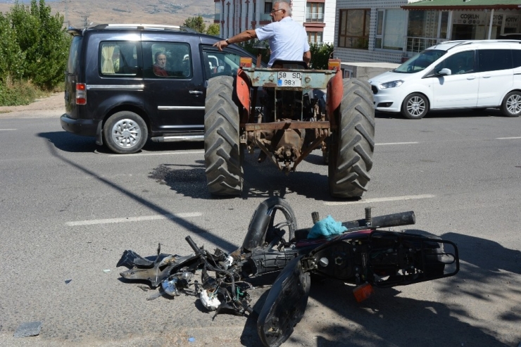 Sivas’ta Trafik Kazası: 2 Yaralı