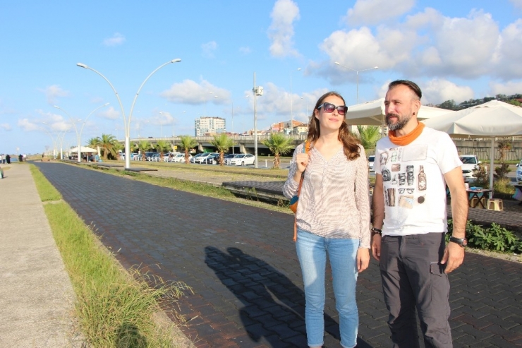 İş Yerini Kapattı, Dünyayı Gezmeye Karar Verdi