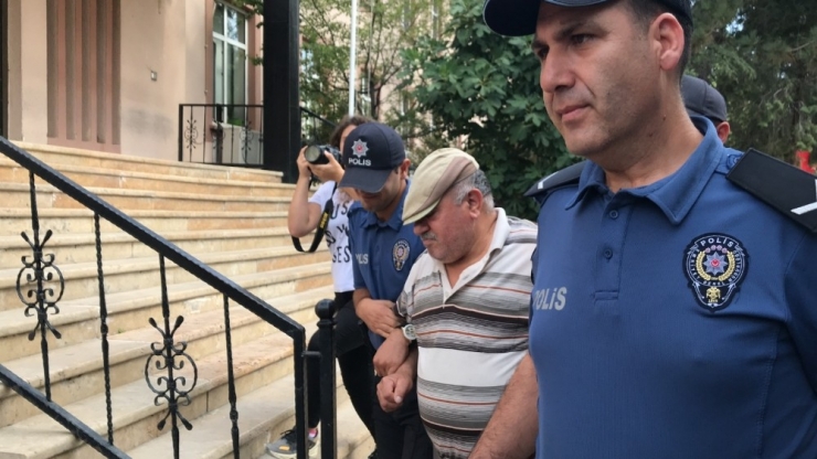 63’lük Üfürükçü Hoca Genç Kıza Cinsel Saldırıdan Tutuklandı