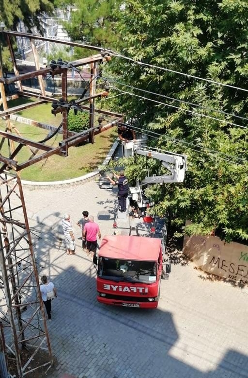 Aydın İtfaiyesinden Papağan Operasyonu