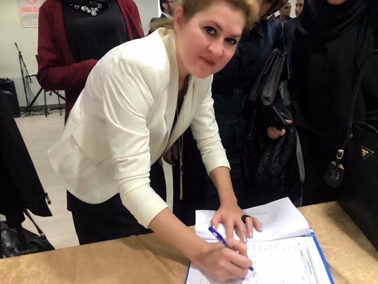 Eski Belediye Başkanının Kızı Evinde Ölü Bulundu