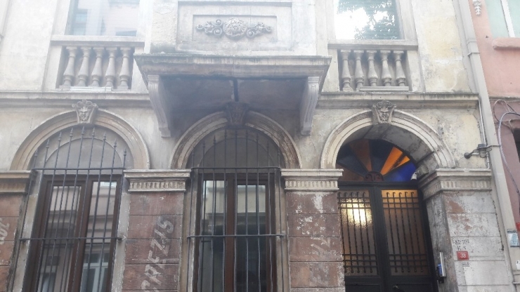 Beyoğlu’nda 2 İngiliz Otelde Ölü Bulundu