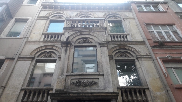 Beyoğlu’nda 2 İngiliz Otelde Ölü Bulundu