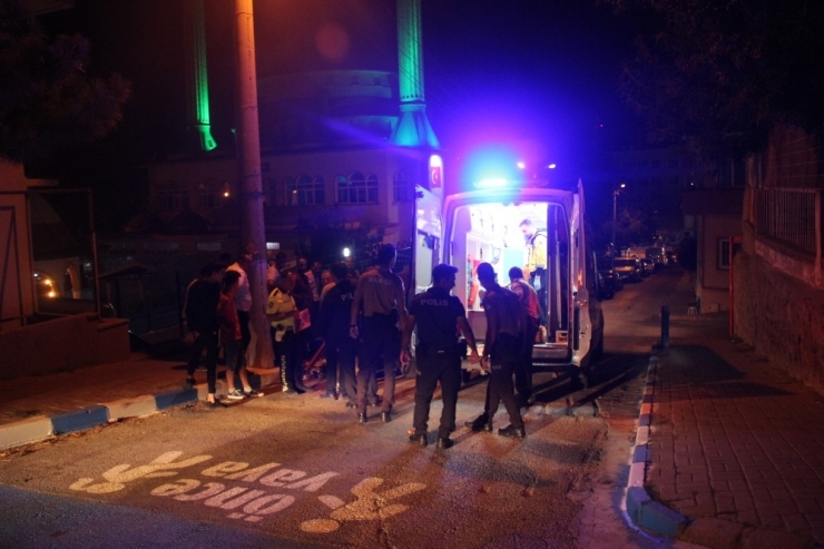 Atv Aracıyla Çelik Bariyerlere Çarptı Yaralandı