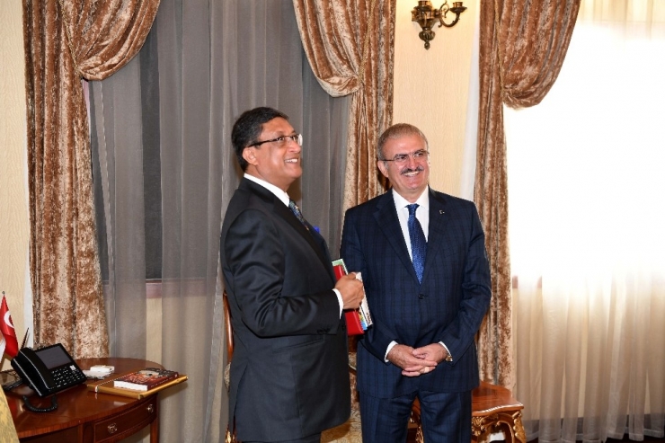 Antalya’da Hint Rüzgarı Esiyor