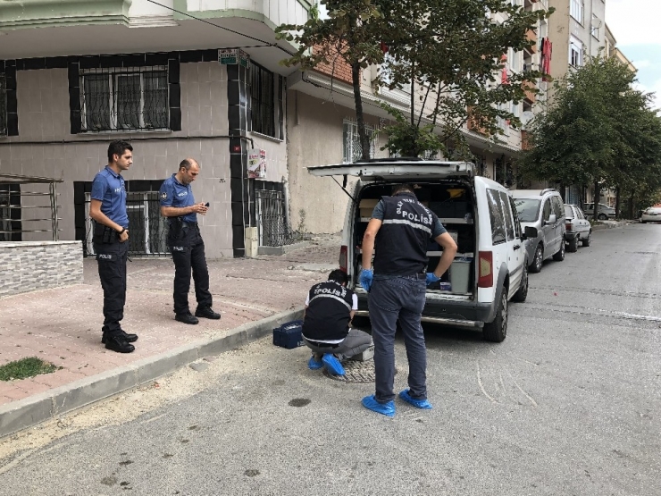 Esenyurt’ta 6 Yaşındaki Çocuk Silahla Kendini Vurdu