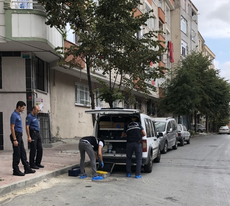 Esenyurt’ta 6 Yaşındaki Çocuk Silahla Kendini Vurdu