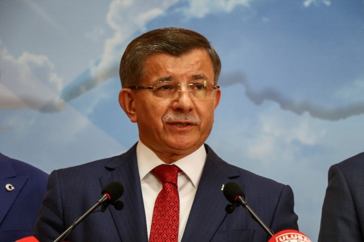 Ahmet Davutoğlu, Ak Parti’den İstifasını Açıkladı, Yeni Siyasi Parti Sinyali Verdi