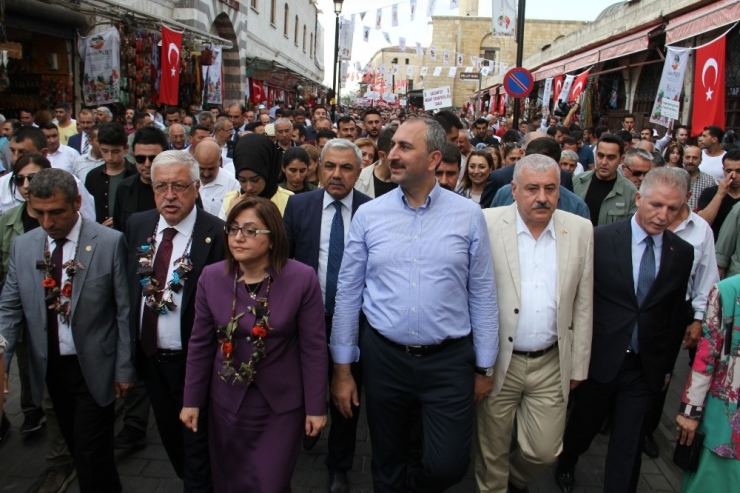 Urfa İsotu Ve Çiğ Köftesi Gastroantep Festivali’nde Yoğun İlgi Gördü