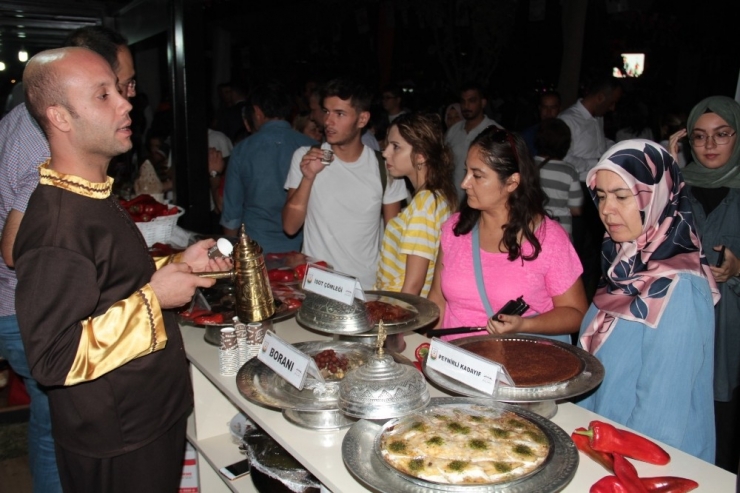 Urfa İsotu Ve Çiğ Köftesi Gastroantep Festivali’nde Yoğun İlgi Gördü