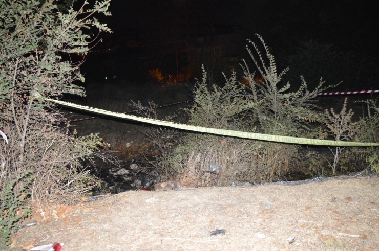 Gaziosmanpaşa’da Çıkan Yangında Şüpheli Bir Erkek Cesedi Bulundu