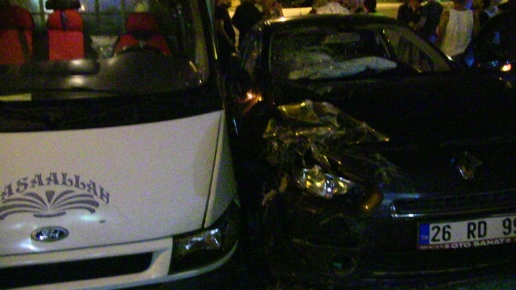 Samandağ’da Otomobil İle Kamyonet Çarpıştı:1 Yaralı