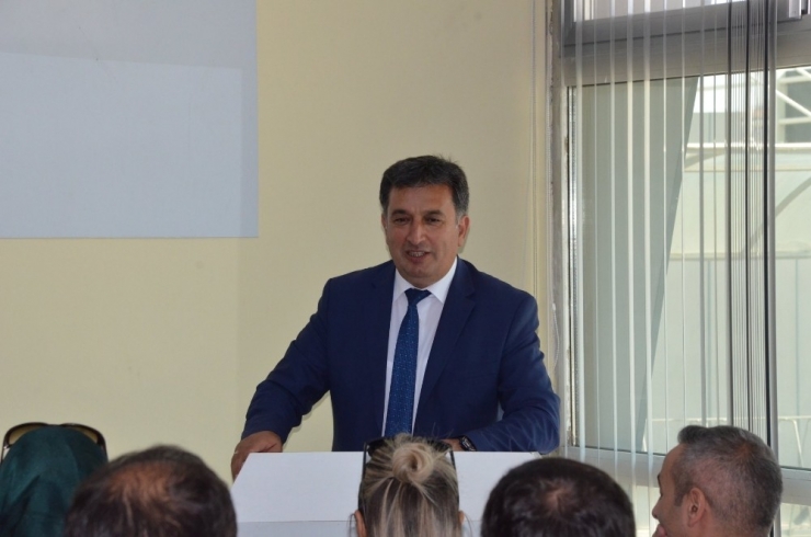 Eskici, Antrenör Ve Sportif Eğitim Uzmanlarıyla Buluştu