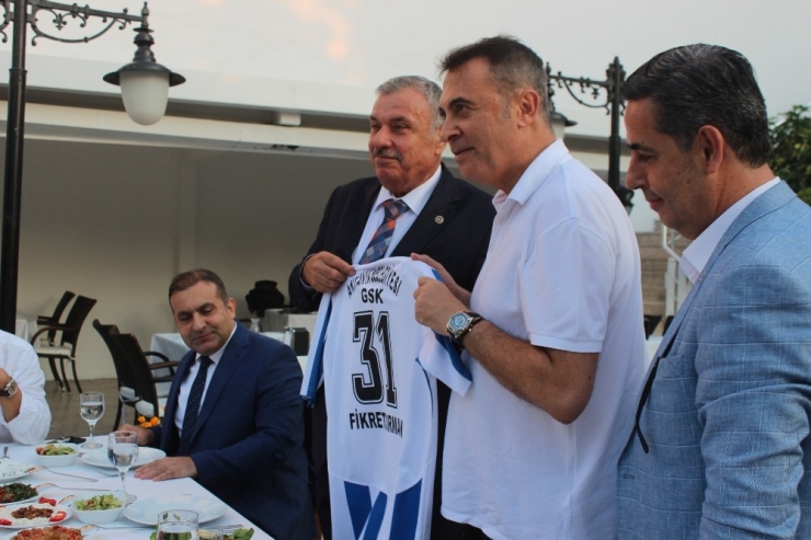 Hatayspor Ve Antakya Belediyespor’dan Fikret Orman’a Forma