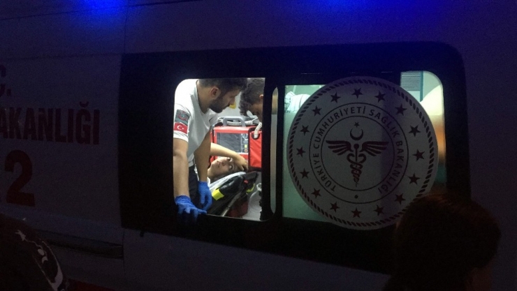 Sürücüsüz Otomobil 2 Kişiyi Yaraladı