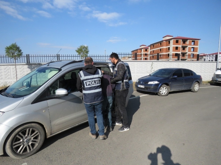 Kars’ta İşyeri Hırsızı Yakayı Ele Verdi
