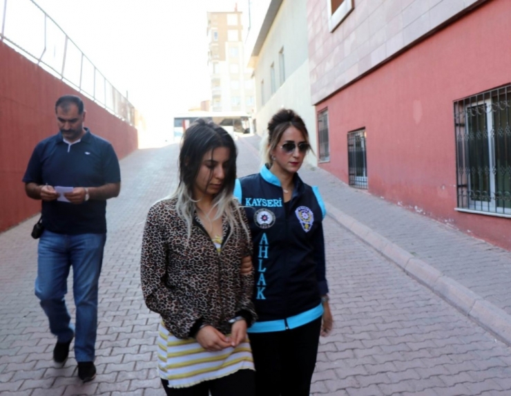 Fuhuş Yapılan Evlerin Etrafına Gözcü Koyup Komisyon Vermişler