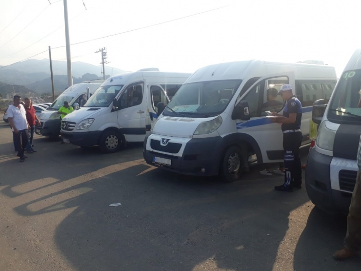 Salihli’de Okul Servislerine Sıkı Denetim