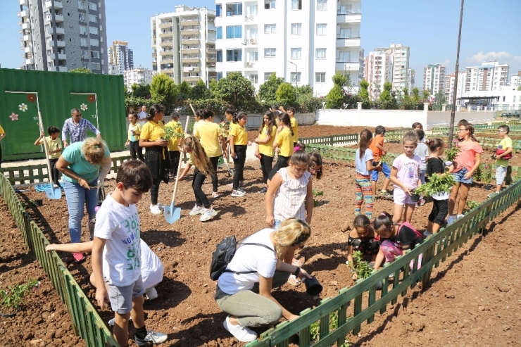 Mezitli’de ’Çocuk Hobi Bahçeleri’ Açıldı