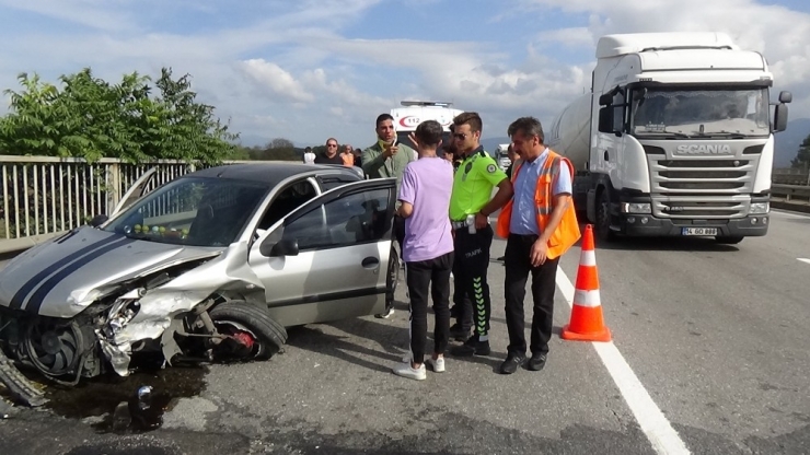 Düzce Tem’de Trafik Kazası: 2 Kişi Yaralı
