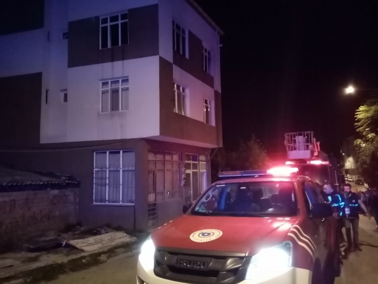 Yanan Ev Kullanılamaz Hale Geldi