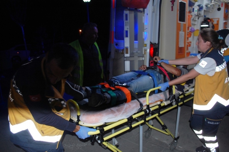 Bisikletiyle Takla Atan Genç Yaralandı