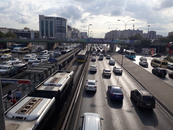 Tem Otoyolu’ndaki Tanker Kazası E-5’i De Etkiledi