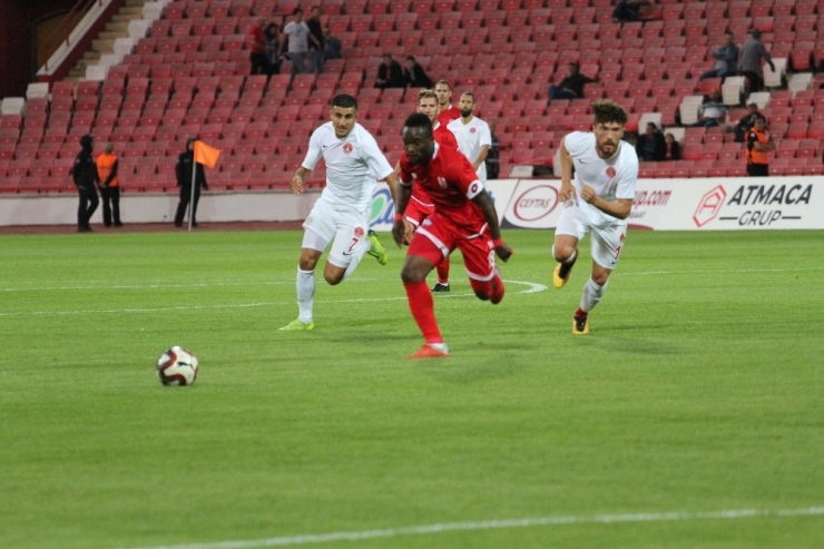 Tff 1. Lig: Balıkesirspor: 2 - Ümraniyespor: 0 (İlk Yarı Sonucu)