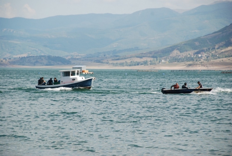 Gölde Kaybolan İşçiye 3. Günde Ulaşılamadı