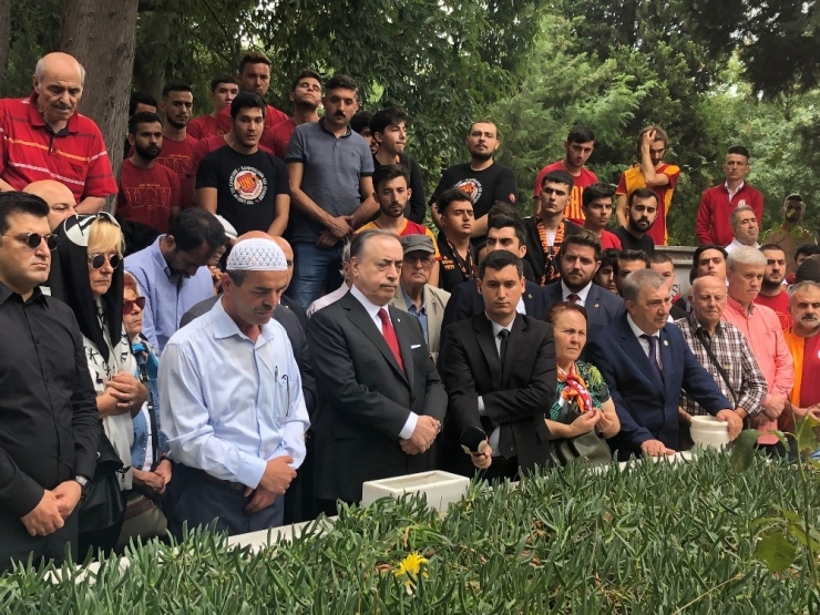 Metin Oktay Kabri Başında Anıldı