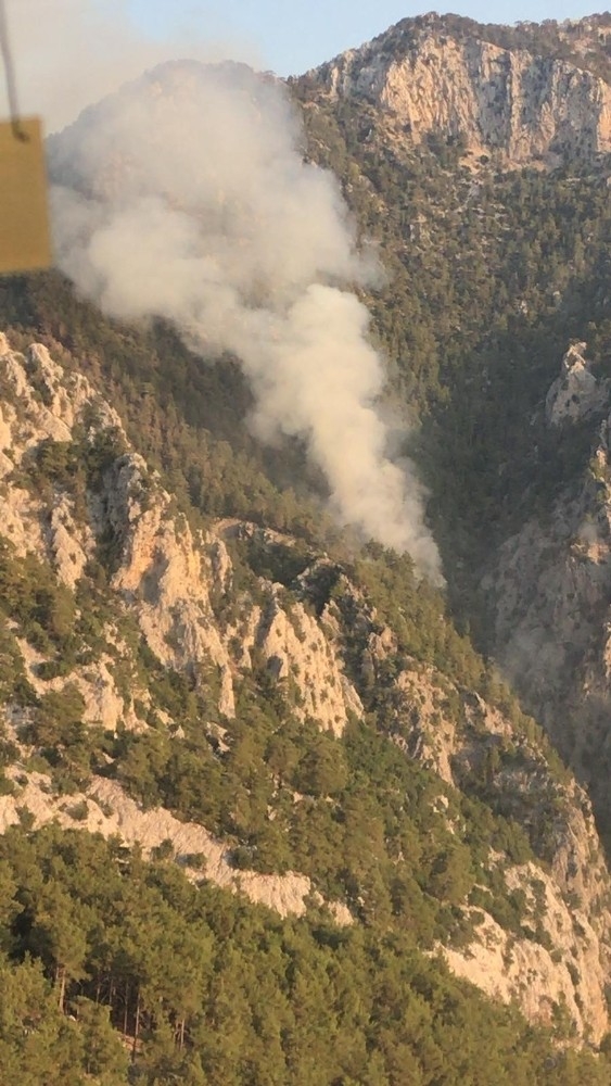 Yıldırım Sebebiyle 3 Gün Önce Çıkan Yangın Kontrol Altına Alındı