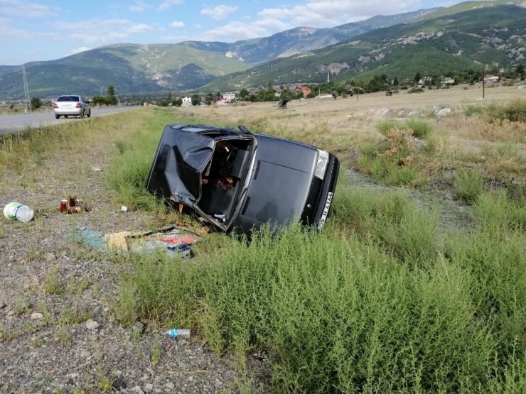 Otomobil Takla Attı: 2 Yaralı