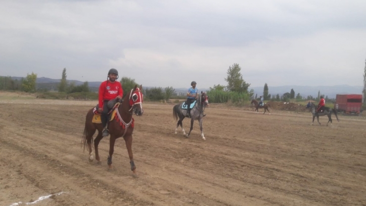 Atlı Cirit Türkiye Finali Sındırgı’da Başladı