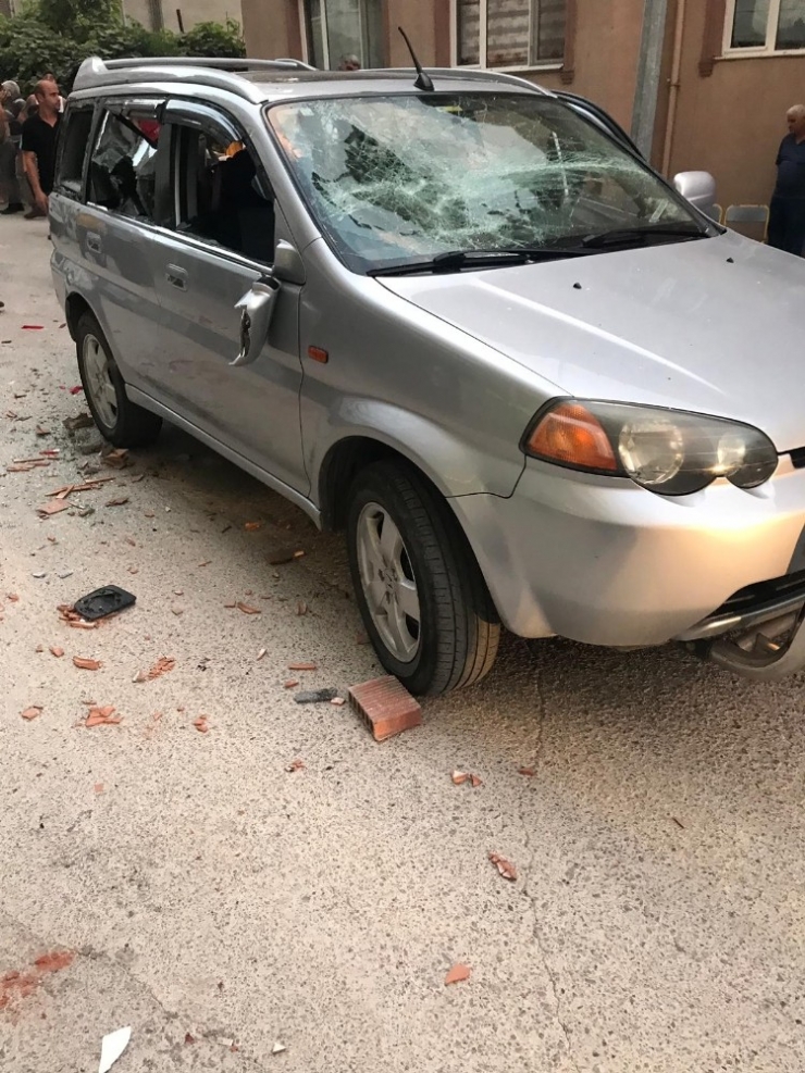 Şok Cihazlı, Demirli, Sopalı Meydan Kavgası: 5 Yaralı