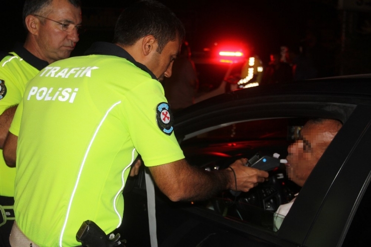 Şuhut’ta Sürücülere Trafik Ve Alkol Denetimi