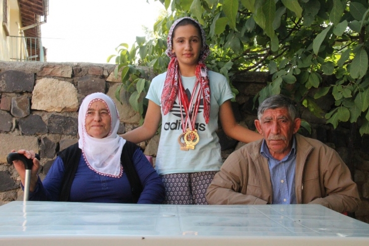 Evindar’ın Milli Takıma Uzanan Örnek Yaşam Hikayesi