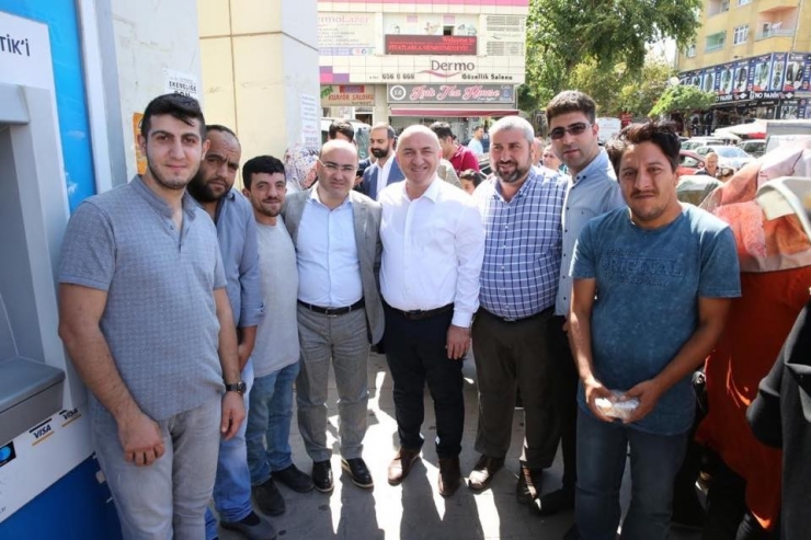 Başkan Bıyık, Vatandaşlara Aşure Dağıttı