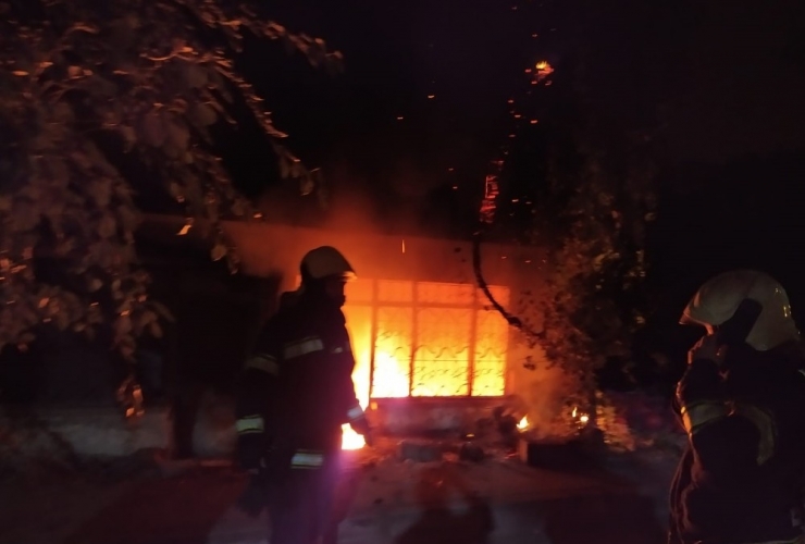 Metruk Binada Çıkan Yangın Korkuttu