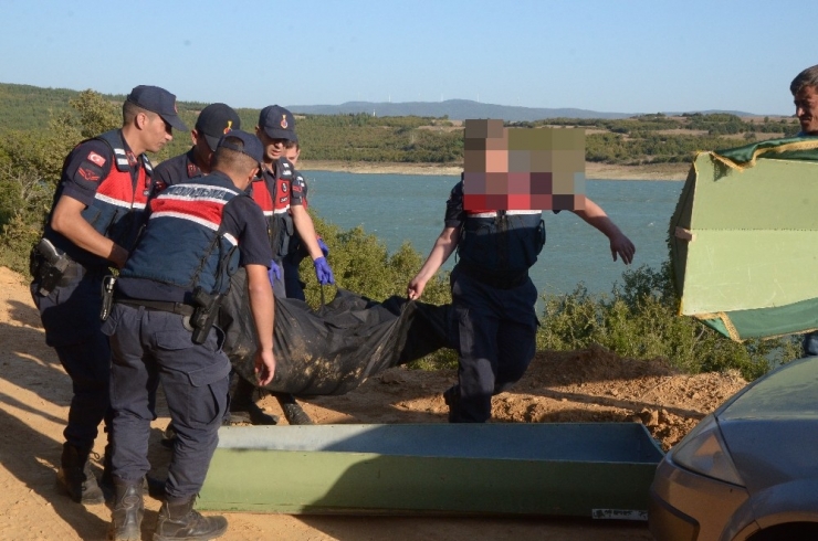 Kıyıya Vuran Cesedi Çoban Köpekleri Buldu