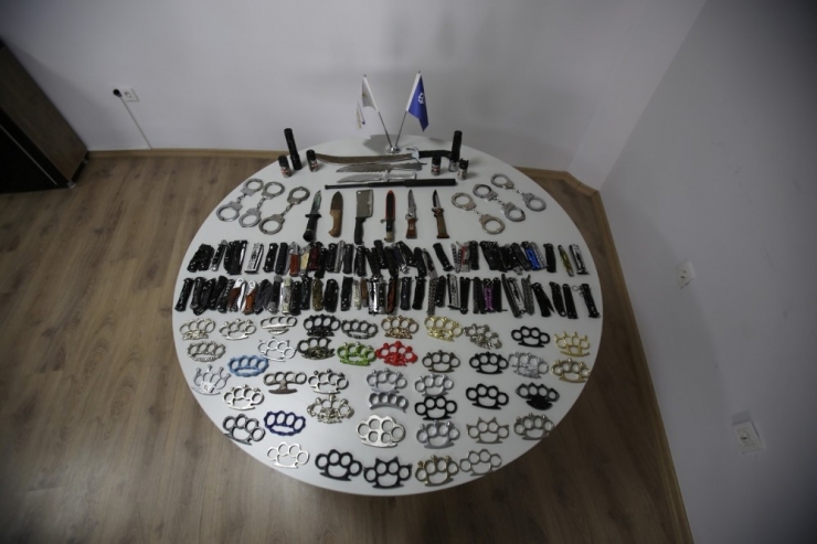 Otobüs Terminalinde Ele Geçirilen Suç Aletleri Şaşırtıyor