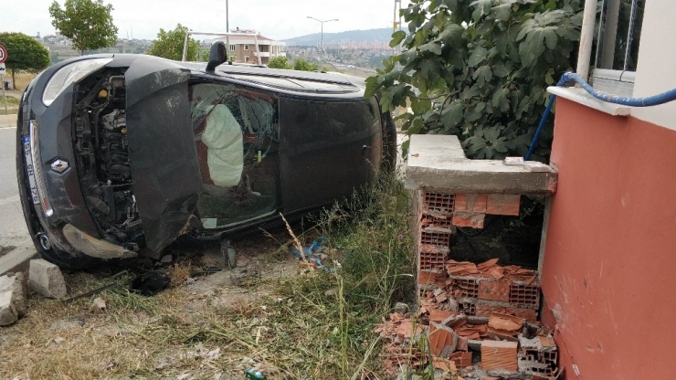 Samsun’da Otomobil Evin Duvarına Çarptı: 1 Yaralı