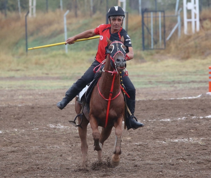 Sivas’taki Atlı Cirit Müsabakaları Sona Erdi