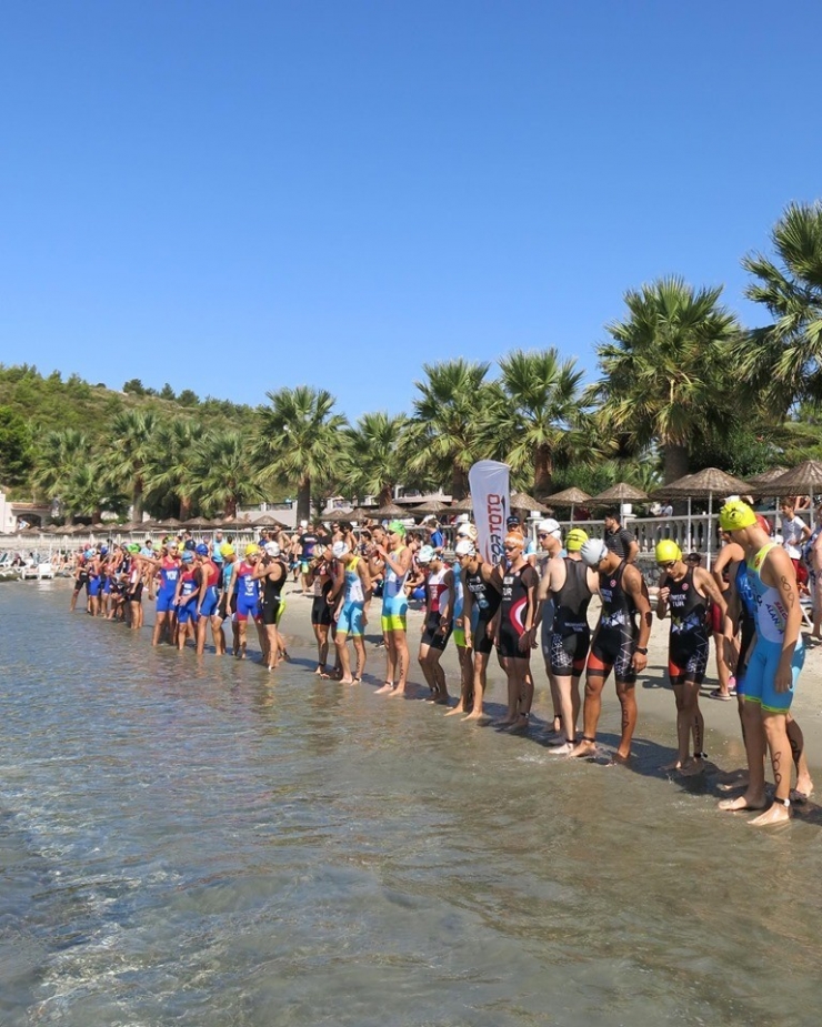 Kuşadası Triatlonu Devam Ediyor