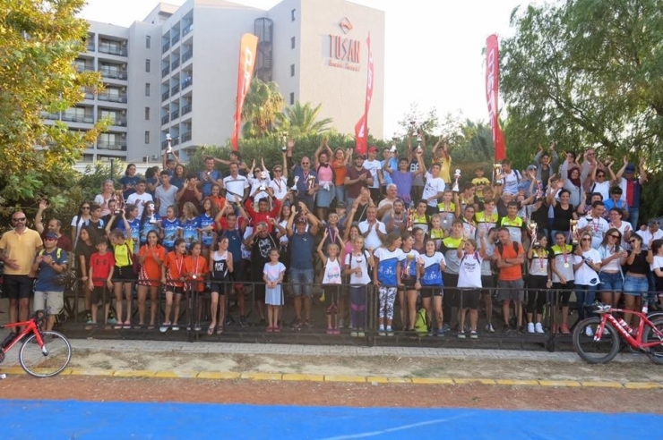 Kuşadası Triatlonu Devam Ediyor