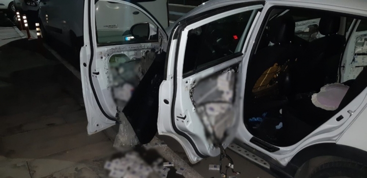 Otomobilin Her Yerini Sigara Zulalamışlar