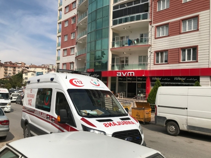 Yabancı Uyruklu Genç İlaç İçerek İntihar Girişiminde Bulundu