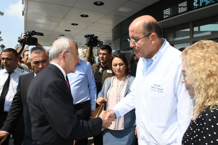 Kılıçdaroğlu’ndan Kanser Tedavisi Gören Arkadaşına Ziyaret